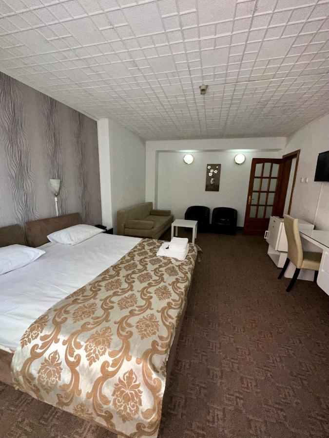 Darin Hotel Bucarest Esterno foto